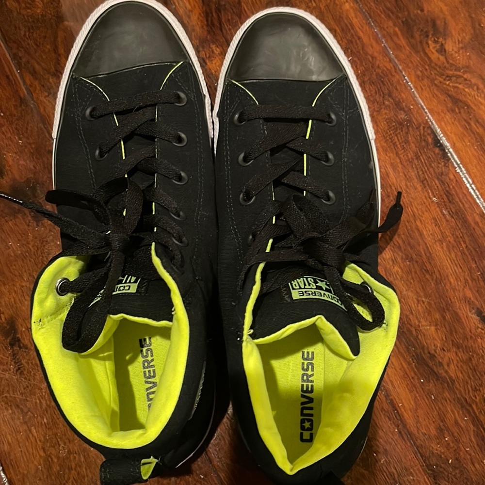 Men’s converse sneakers black with lime green inside shoe like new without tags